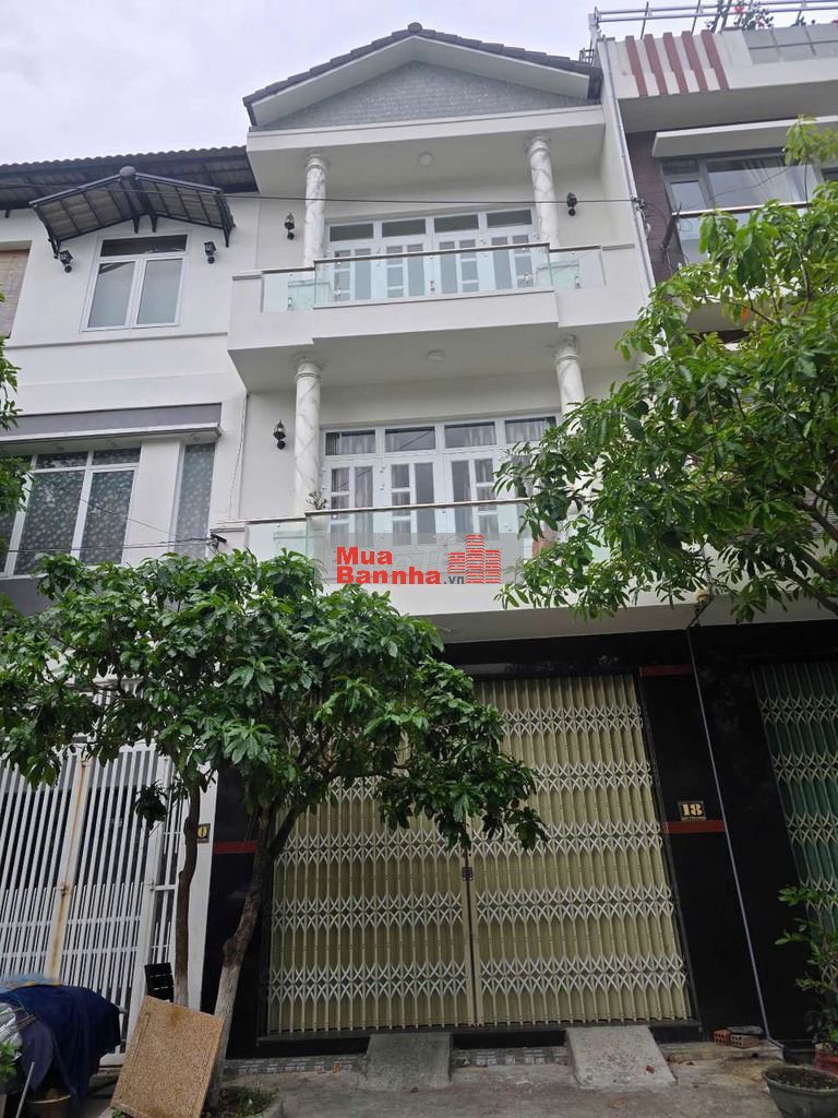 Bán nhà mặt tiền đường Lưu Văn Lang, gần chung cư Xuân Thủy, Quy Nhơn