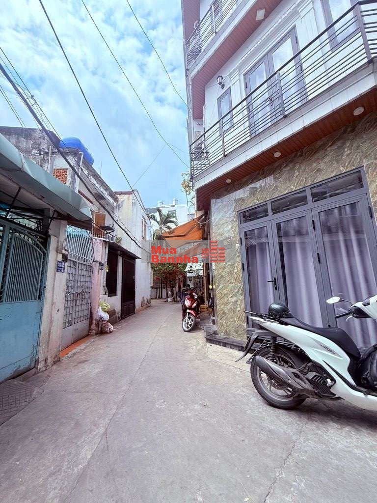 Lô góc thoáng đẹp ko lộ giới giáp PhúNhuận 30m2_3 tầng _5,8 tỉ còn bớt