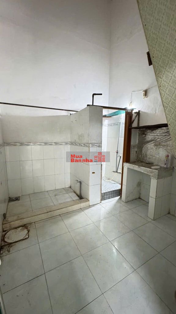 BÁN NHANH NHÀ CẤP 4 LỬNG NGAY TTTP KHU BÀN CỜ TRUNG TÂM TP