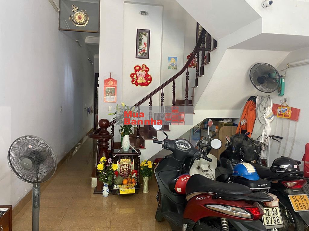 Gấp bán, Nhà mặt tiền giảm sâu 1.39T