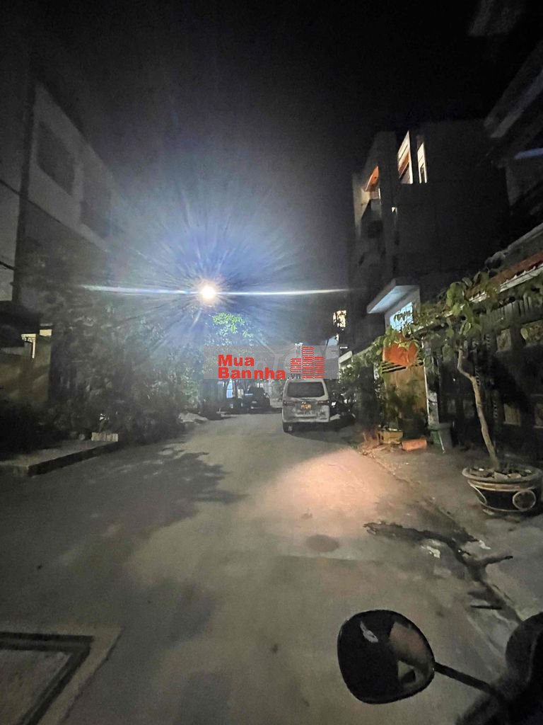 Nhà Phan Huy Ích, An Hội Tây, Gò Vấp hẻm xe tải 1 trục ô tô, ngang 6,8