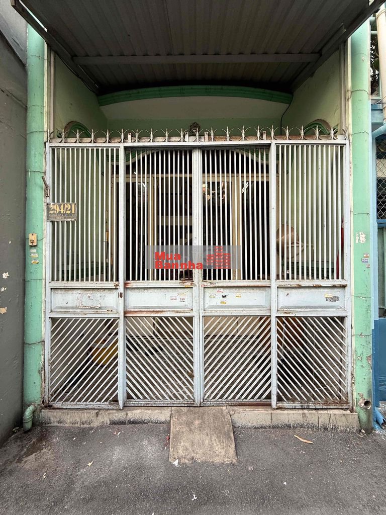 Bán nhà gần trường Nguyễn Du, Hẻm xe hơi