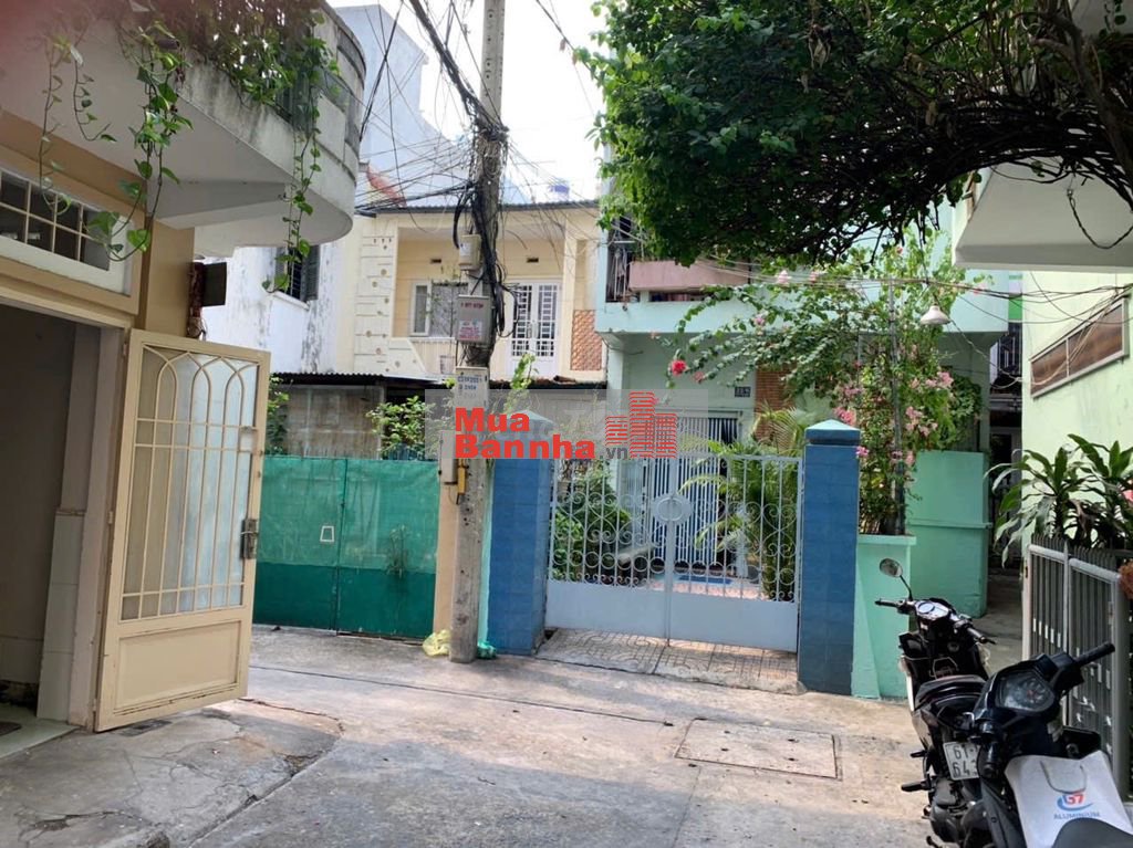 Nhà C4 tiện xây mới, khu trung tâm Quận 3