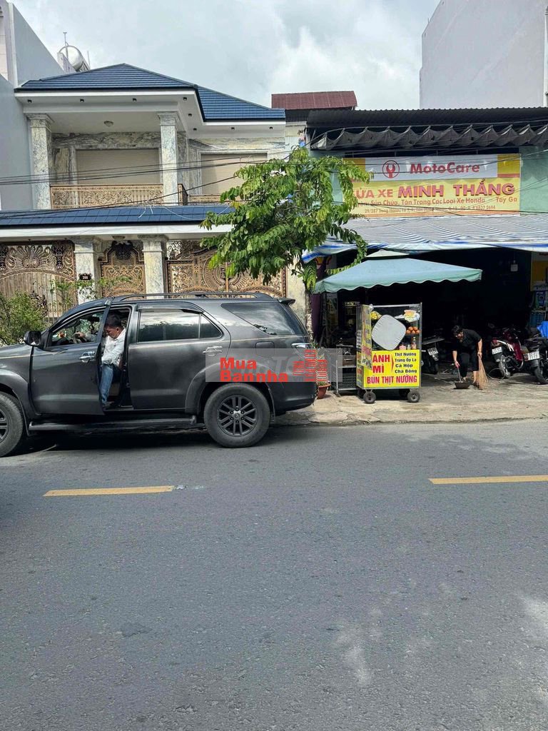 cấp 4 mặt tiền song hành phường đông hưng thuận Q12 dt: 82,4m2