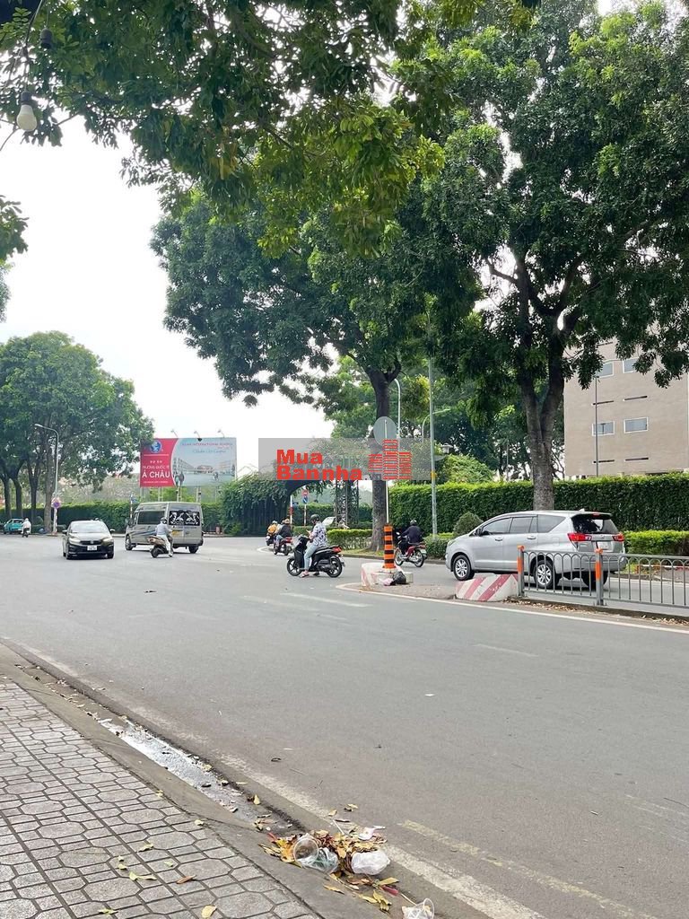 Đi Mỹ bán nhà đối diện với eon tân phú vị trí buôn bán mọi ngành nghề