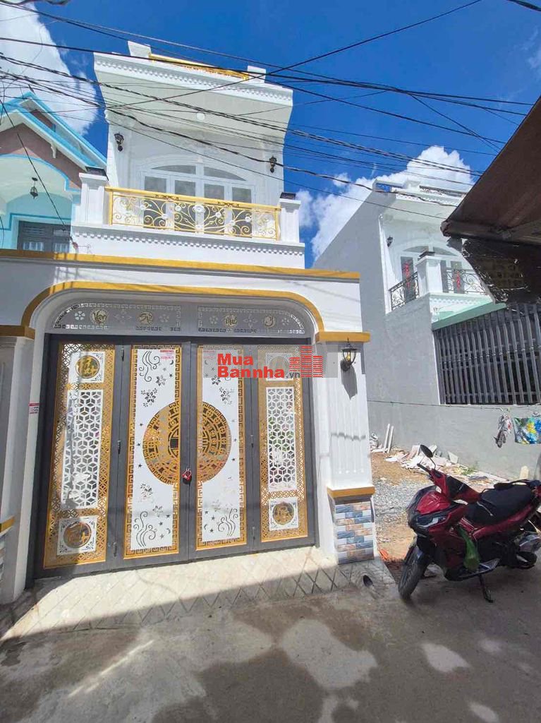 Nhà sổ riêng 88m Trung Tâm Cần Giuộc Long An cũ