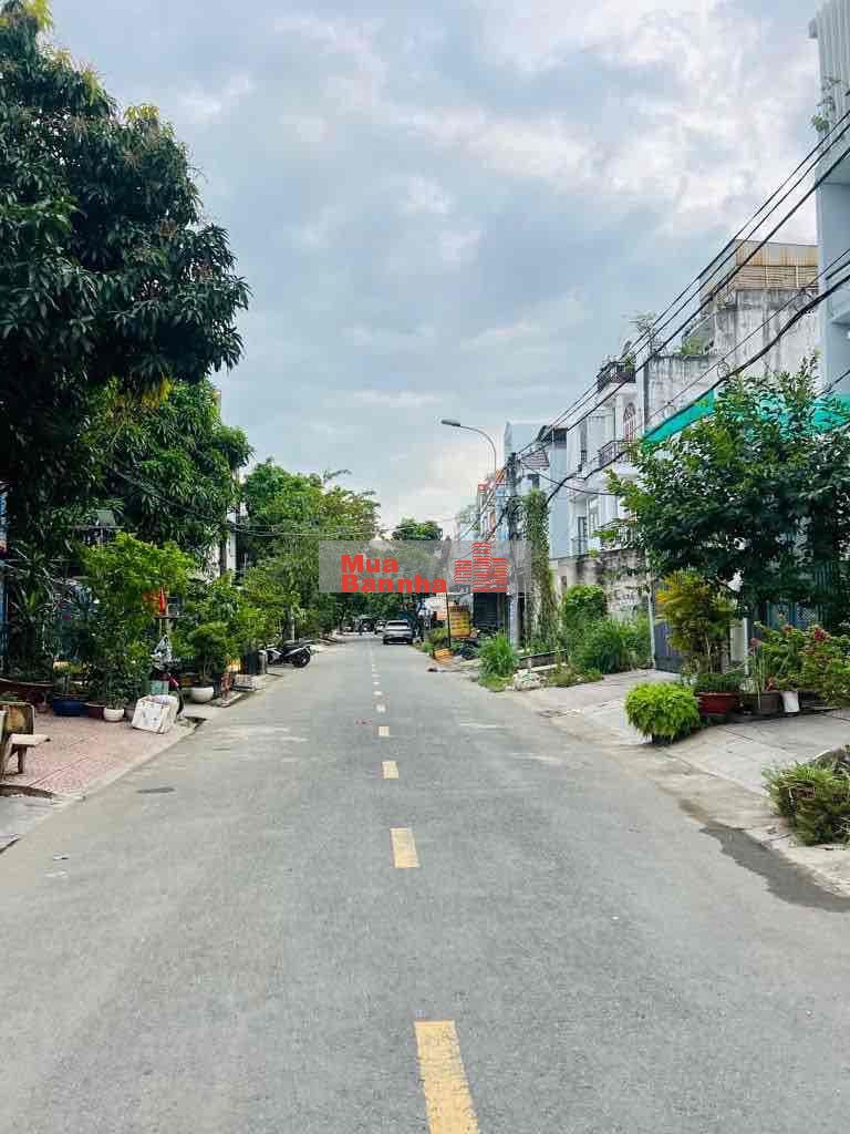 Gấp bán hạ giá 9,999 Tỷ. Sát bến xe Q8. DT: 96m2, 3 Tầng, 5 PN