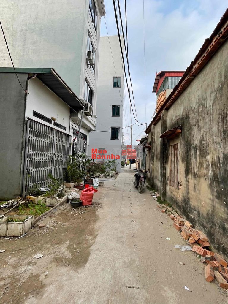 bán nhà chính chủ Siêu Quần , sát khu đấu giá ngõ rộng