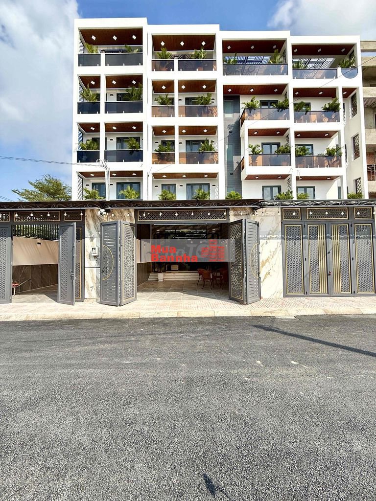 Nhà ngay bên trường học, UBP, DT:5Mx18M, Trệt, 4 Lầu, Sân ô tô, 6 PN