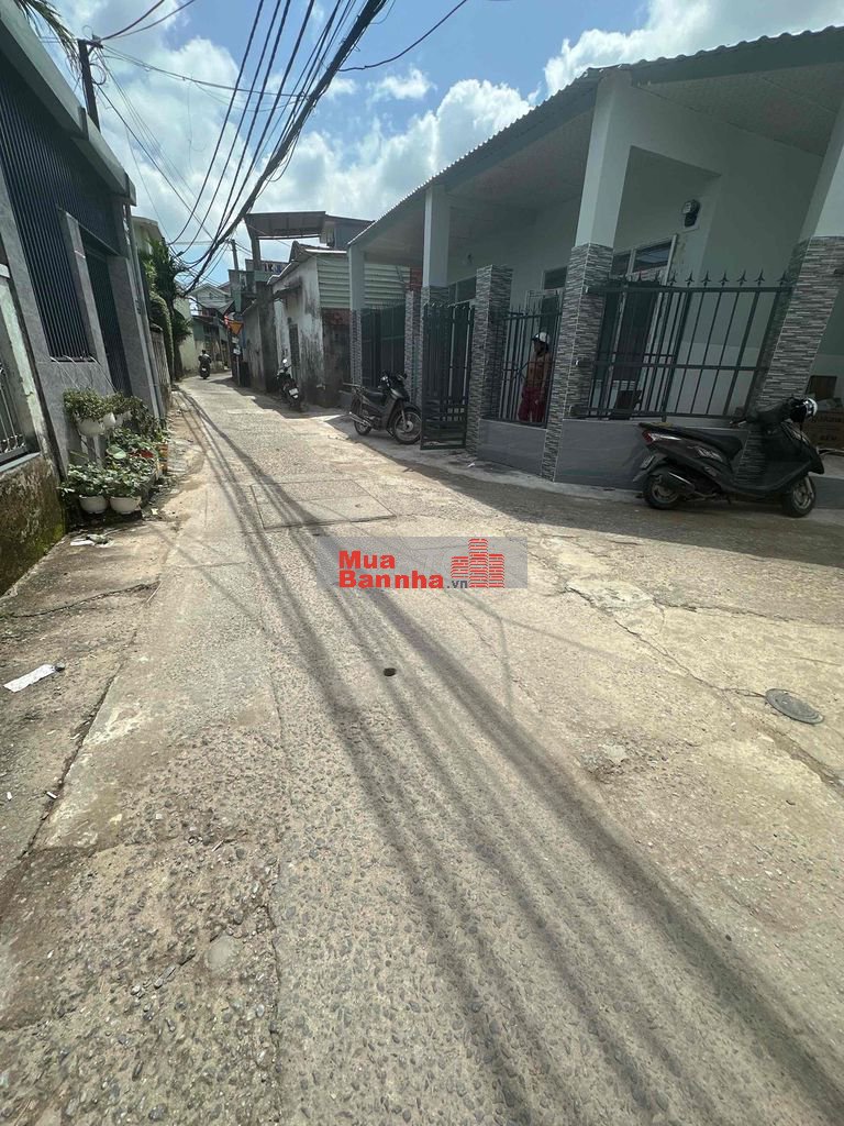 Bán 3 căn nhà cấp 4 hai mặt kiệt ô tô sau nhà mặt tiền DT 176.3m2