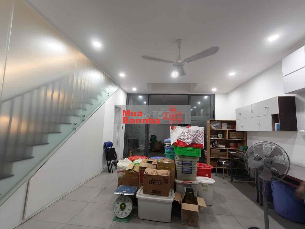 NHÀ XÂY 4 TẦNG, HXT, HOÀN CÔNG CHUẨN CHỈNH. XÁCH VALI VÀO Ở NGAY. VIP