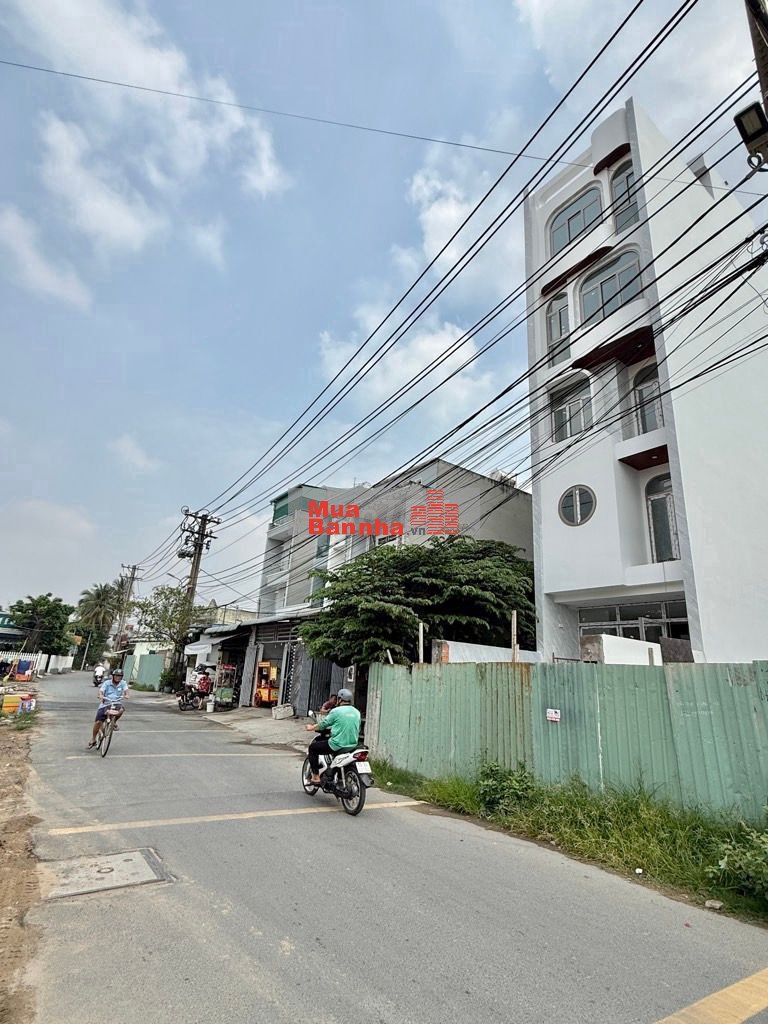 BÁN NHÀ 3 TẦNG MTKD ĐỐI DIỆN TIỂU HỌC P PHÚ HỮU QUẬN 9 TN SỔ HỒNG 6 TỶ