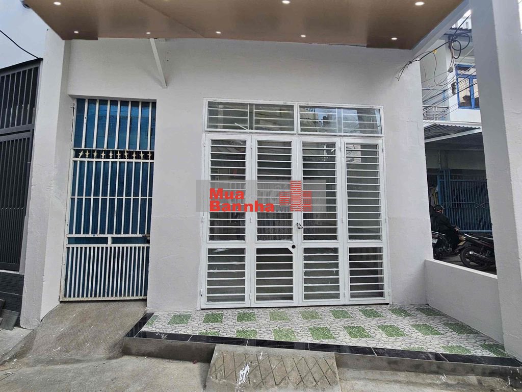 bán nhà ngay cạnh đại học bách khoa , sát chợ hoà khánh