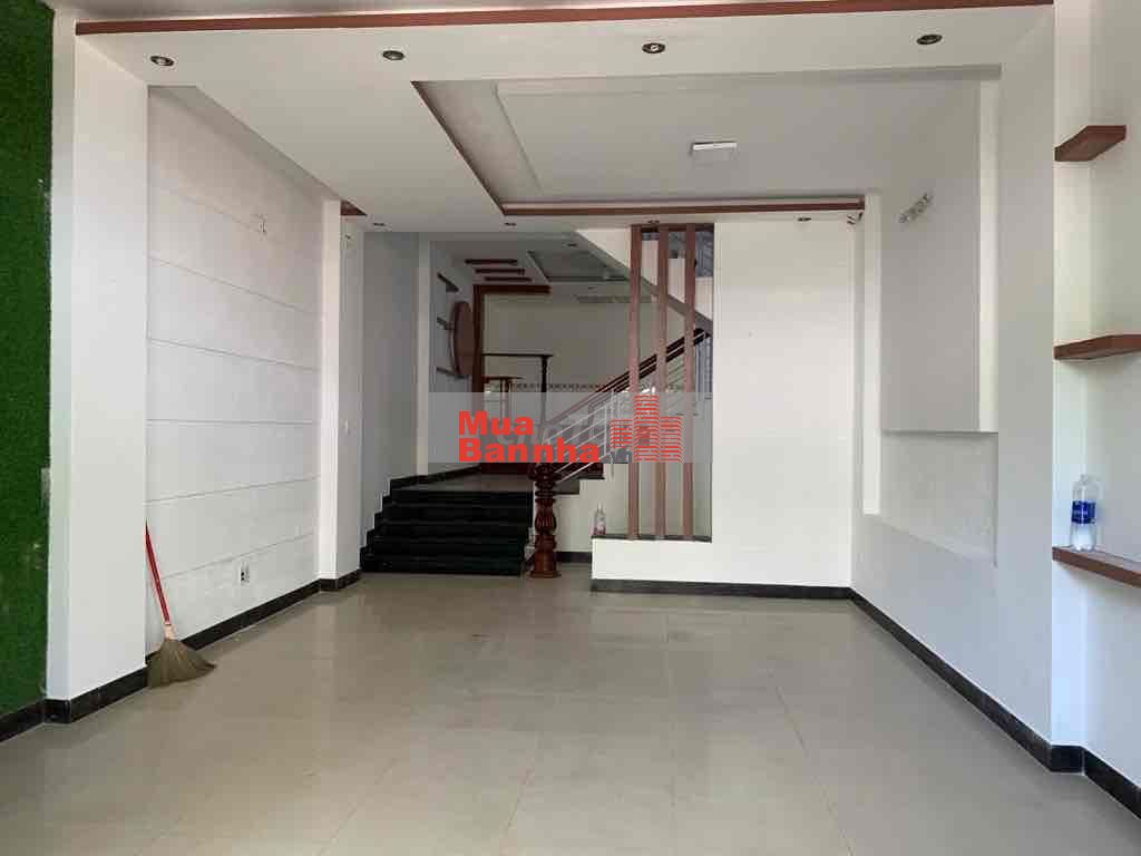 NHỈNH 8 TỶ SỞ HỮU NHÀ ĐƯỜNG 10M5 PHẠM TỨ, SÁT CHỢ CẨM LỆ