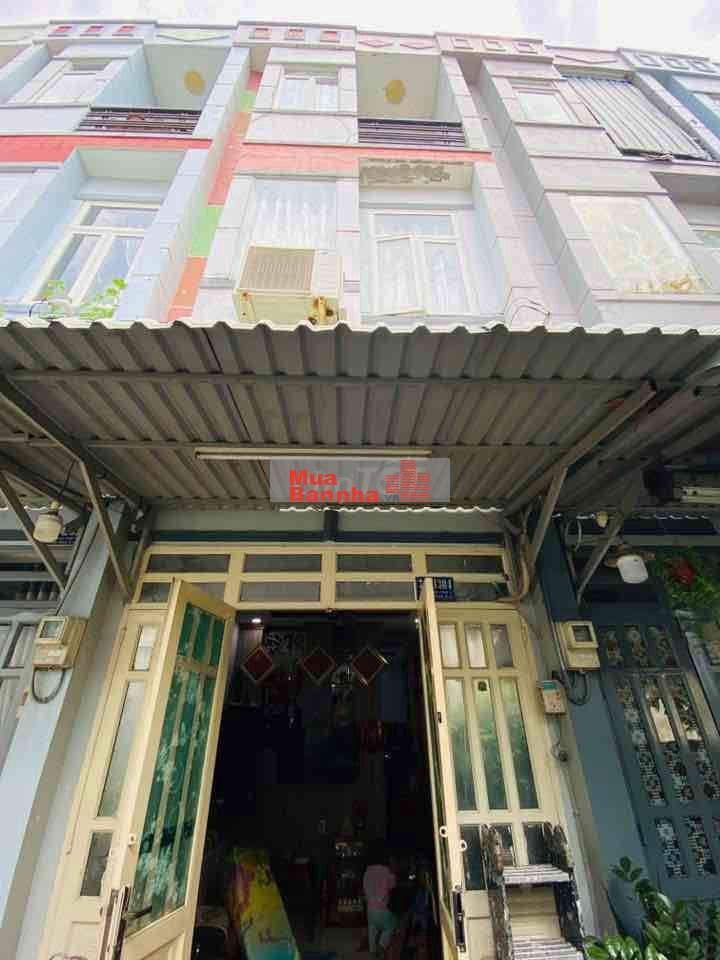 Nhà shc đúc 2 lầu sân thượng,ngã tư ga bến xưa