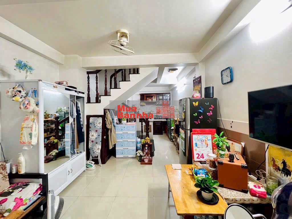 HXH Đỗ Cửa Nguyễn Đình Chiểu, (3.2m x 10m), 3 Tầng Đúc. Giá 9.5 Tỷ TL