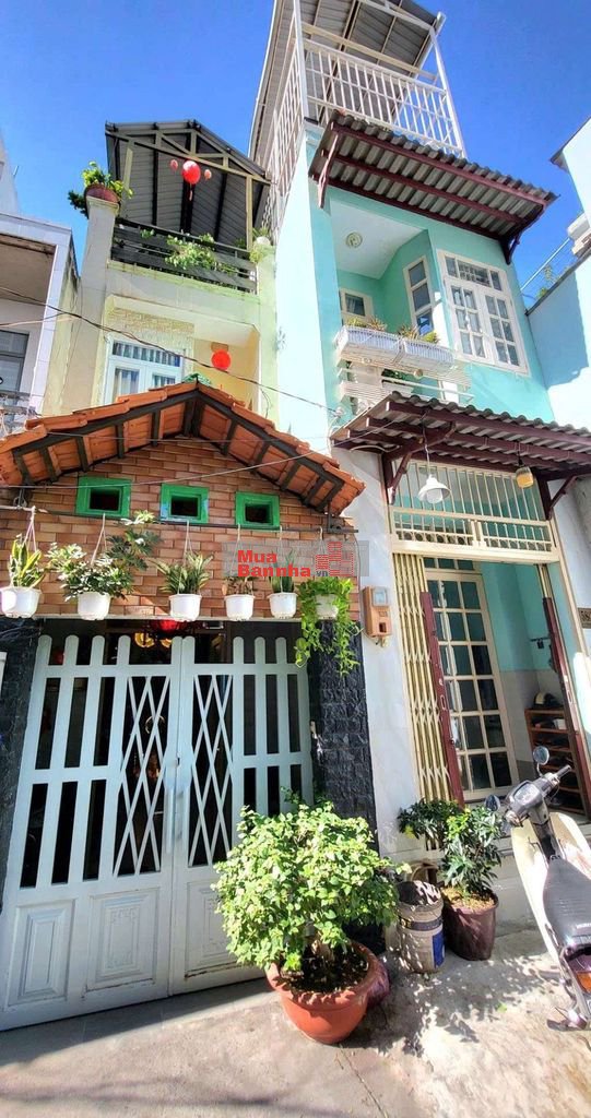 NHÀ 3 TẦNG VỊ TRÍ ĐẸP, SÁT MẶT TIỀN XE HƠI, TÔN THẤT THUYẾT P18 Q4