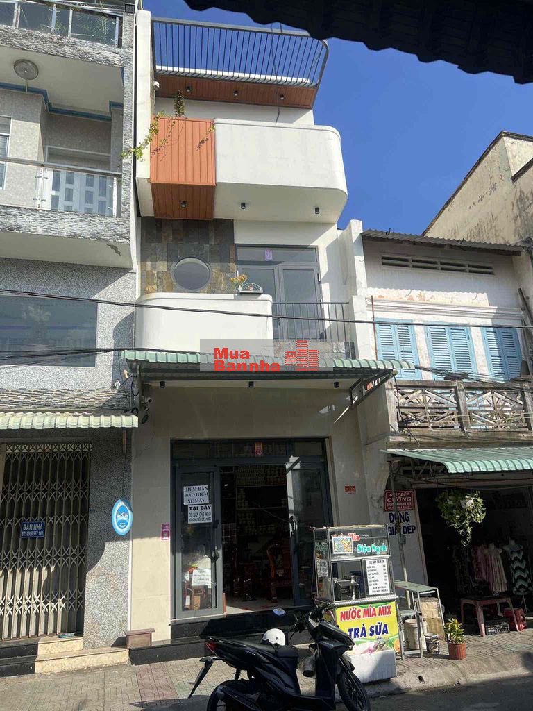 Nhà mặt tiền Trương Công Định, H.Thủ Thừa, Long An
