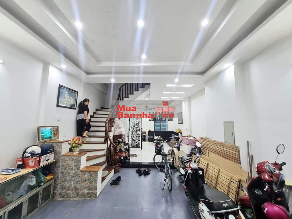 Bán nhà Kim giang 45m2 x5T,ngõ rộng,thoáng,gần phố,giá 8,25 tỷ,sđcc