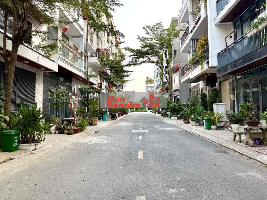 Nhà đường thông kế bên UBP, DT:4.5x12M, Lửng, 3 Lầu, 4PN,5VS Gara ô tô