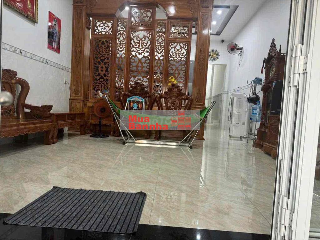 NHÀ CẤP 4 CÒN MỚI TINH DIỆN TÍCH 5 * 21 THỔ CƯ 100%