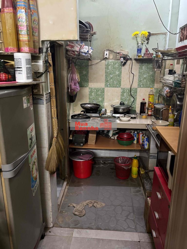 Nhà hẻm Q4 cần bán gâp ( giá cả cond thương lượng )