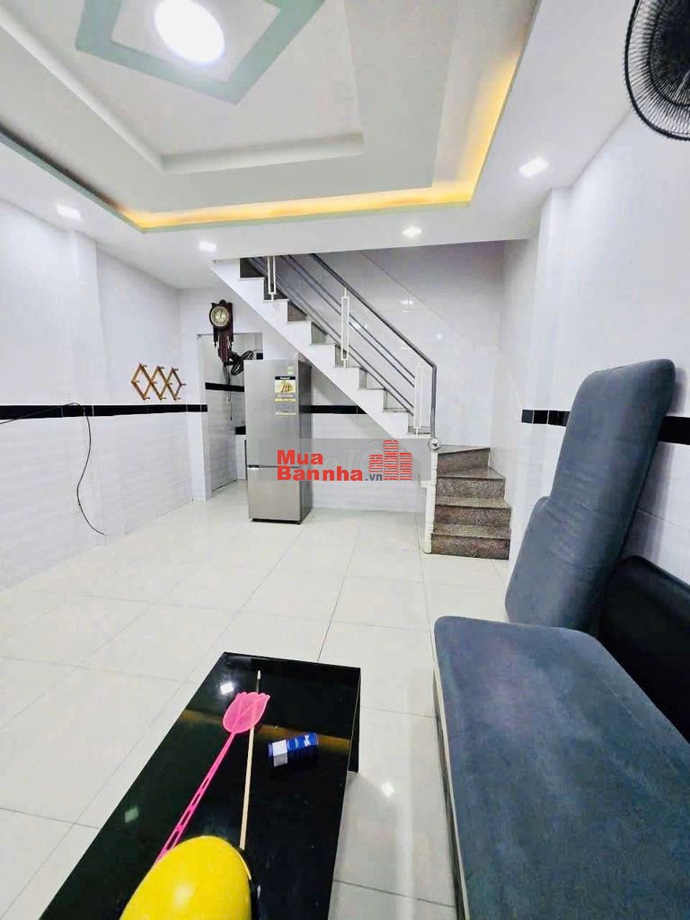 - Nhà Đúc 2 Tầng - Ngay Lê Trọng Tấn Aeon -DT: 4x10 (40m2) nhỉnh 4ty .