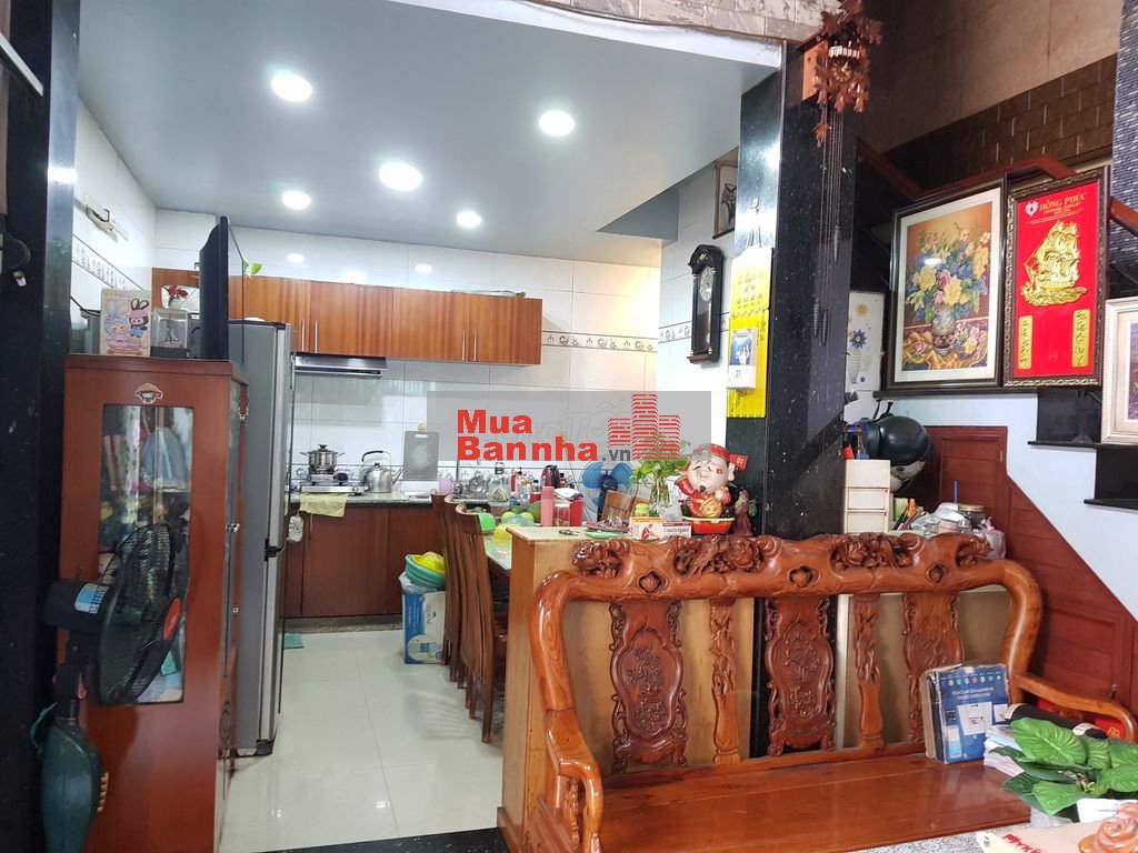 Bán nhà hẻm cách mặt tiền đường Mai Thị Lựu