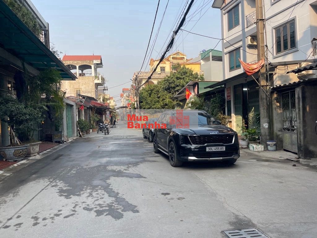 TRỤC CHÍNH KINH DOANH -OTO TRÁNH TẶNG NHÀ 3 TẦNG- LÔ GÓC -VIN CỔ LOA