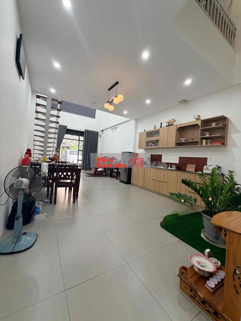 bán gấp căn nhà 152m2