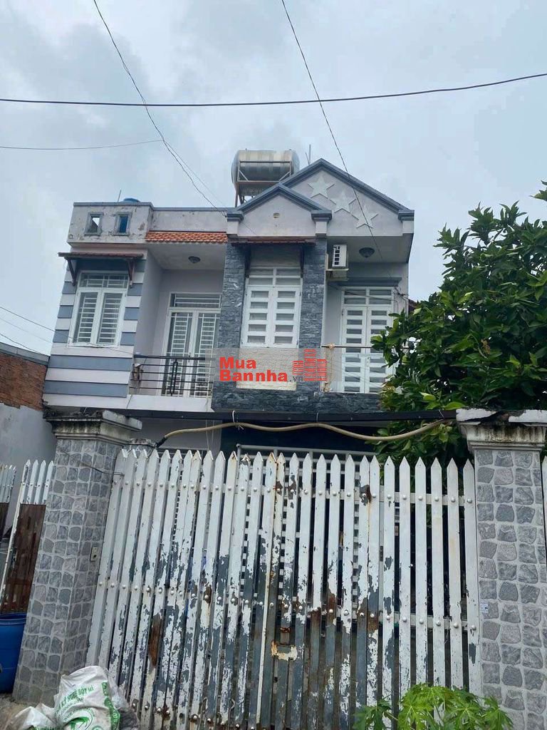 Cặp Nhà Lầu 👉 Mặt Tiền Buôn Bán Nhỏ 👉 Gần UB, Chợ Đông Thạnh