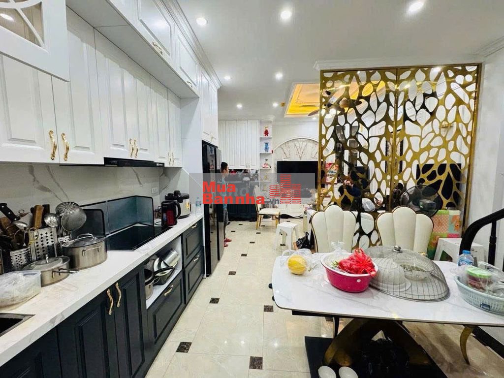 Bán nhà ngõ 279 Đội Cấn 47m x 5 tầng Ô tô đỗ cửa, Giá nhỉnh 13 tỷ