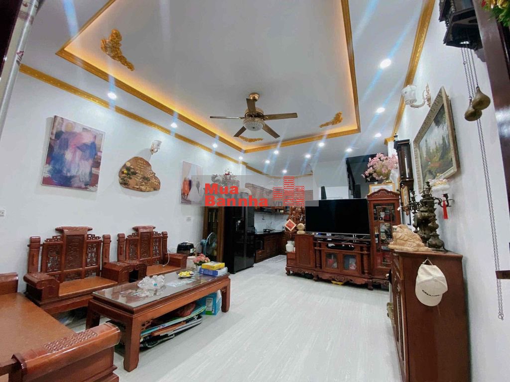 chính chủ bán nhà 4 tầng 1 tum phố lê quang đạo