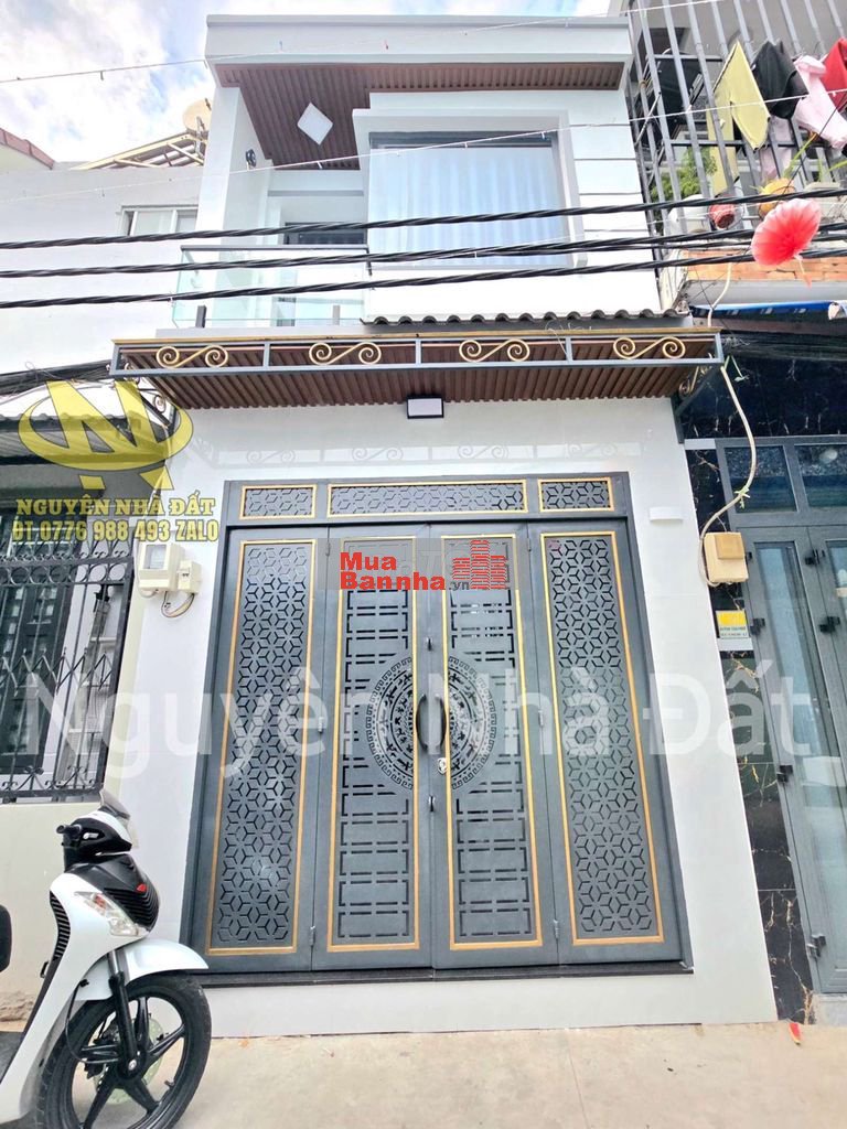 Nhà mặt tiền đường xe hơi quận 7
