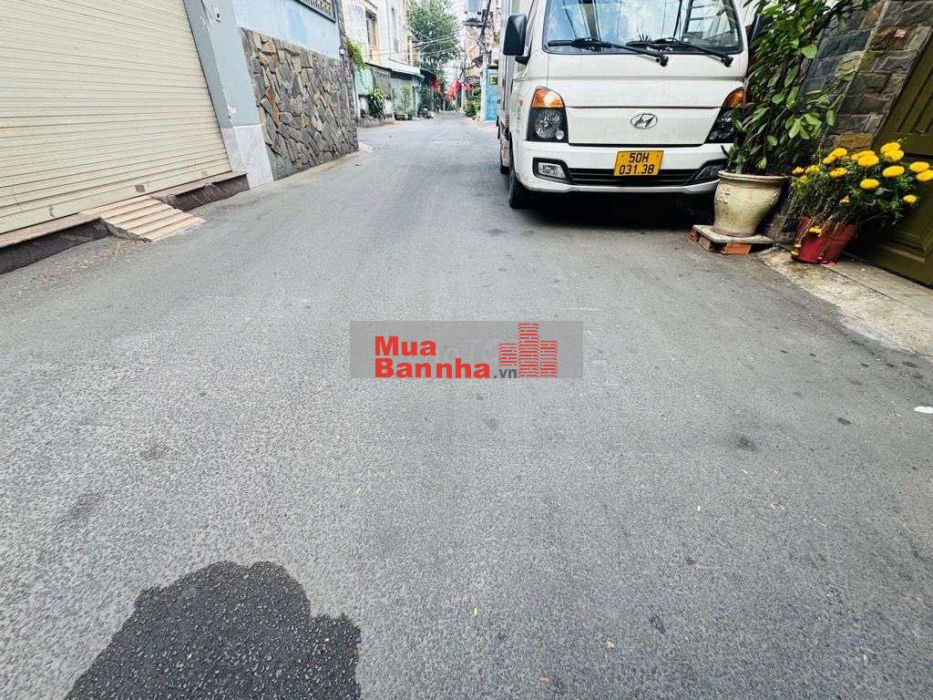 2TẦNG ĐÚC BTCT,Dt:42M2,NGANG 4.5M,A4,SHR,Hẻm Xe Hơi,tặng full nội thất