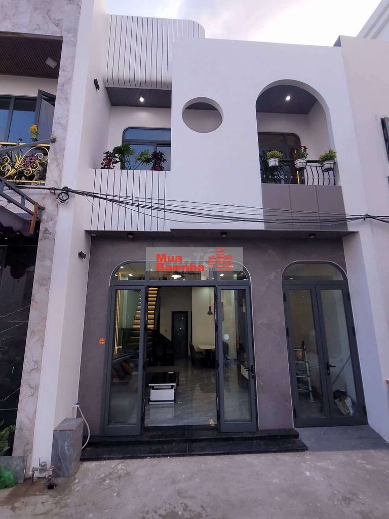 ✅️Chào bán căn nhà 2 tầng. Kiệt ô tô
✅️Dt 120m2.Full nội thất 🍭4ty350