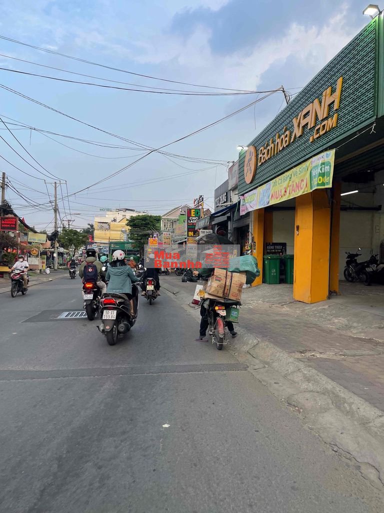 Bán nhà mặt tiền đường Đình Phong Phú, Tnp B, Quận 9. DT: 166m