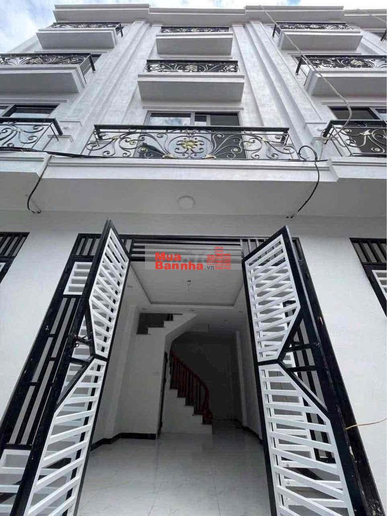 3,3 tyr Nhà mới 40m2 cạnh trường ĐH thể dục thể thao