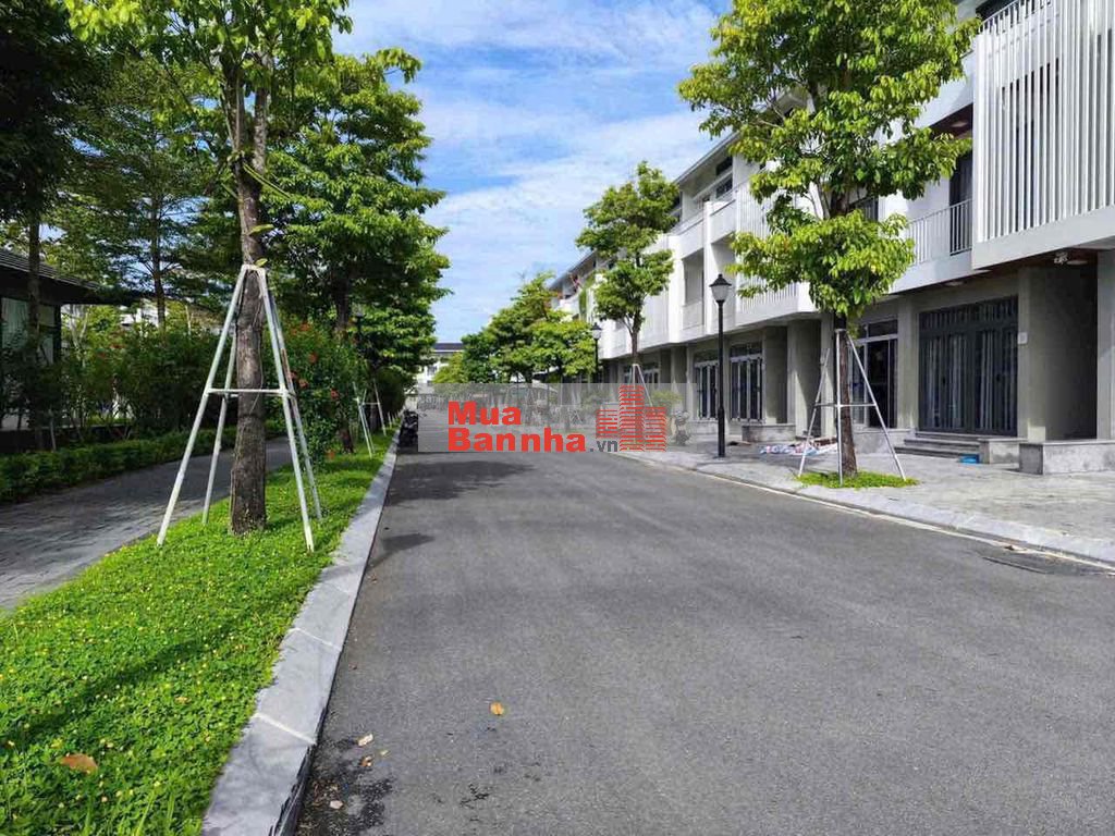 Bán nhà giá siêu hời