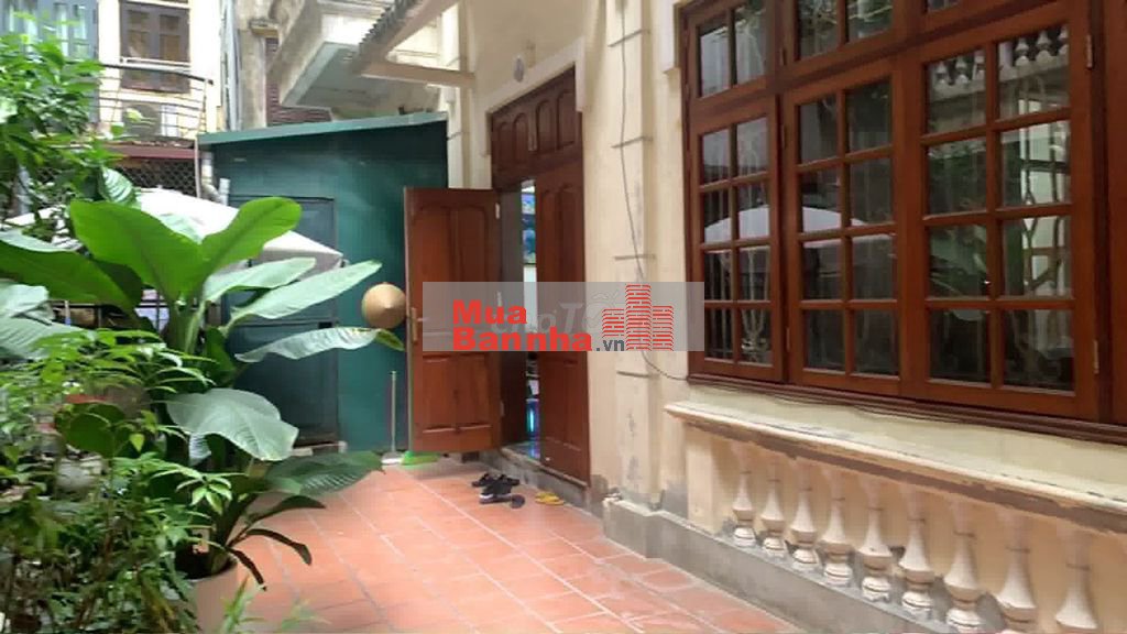 CHÍNH CHỦ bán nhà trung tâm Cầu Giấy 137m2 - 3 tầng- Ô tô đỗ cách 15m