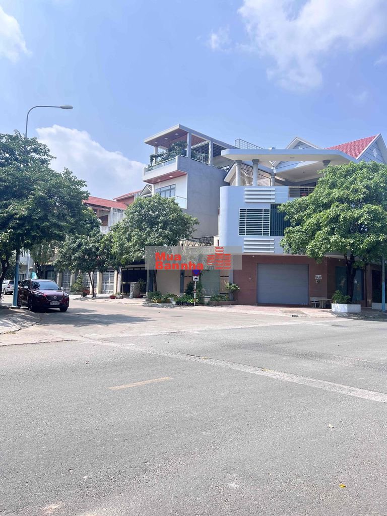 NGỘP! NHÀ 3 TẦNG TT HÀNH CHÍNH DĨ AN - 101M² - 8.X TỶ