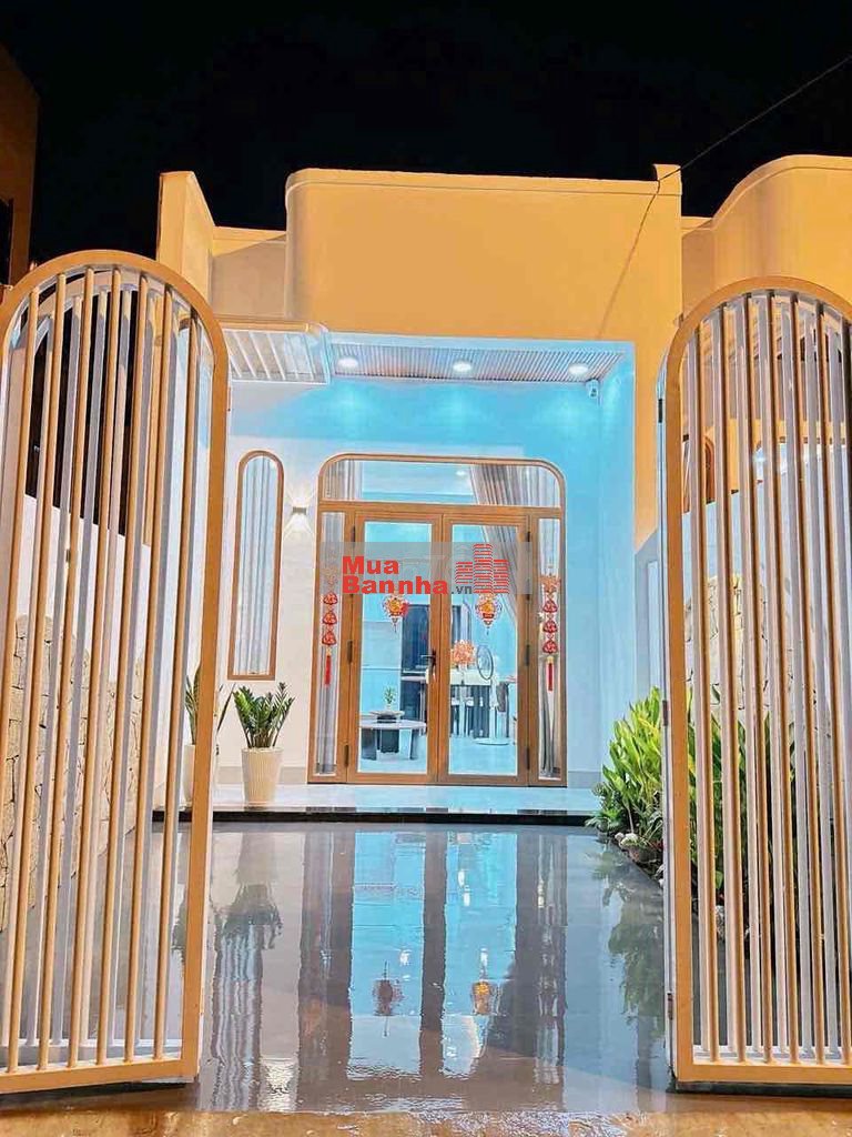 Bán Nhà đường Tuệ Tĩnh, gần mặt tiền, trung tâm phố