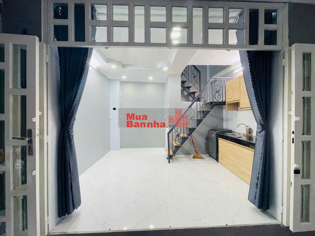 Bán nhà Thạch Lam, ngang 4.2m, 3 tầng, tặng nội thất mới, chỉ 2.4 tỷ