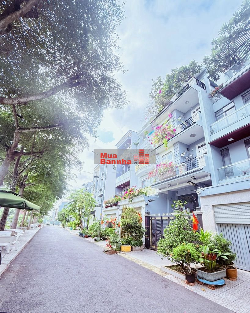 Cần tiền bán rẻ nhà phố 5x18m mặt tiền đường 20m ngay Phú Mỹ Hưng