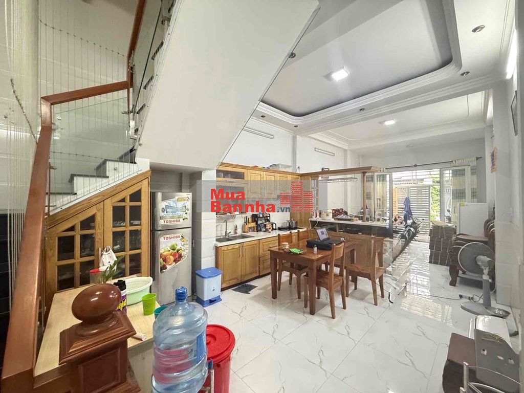BÁN NHÀ 3 TẦNG KIÊN CỐ Q. TÂN PHÚ – HẺM 5M – Ô TÔ NÉ NHAU – GIÁ RẺ.