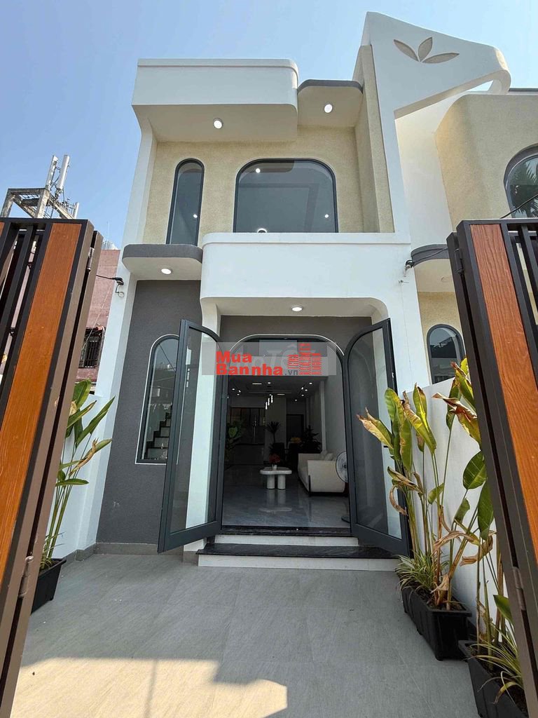 Nhà 2 tầng gần đại học sư phạm, gần bách khoa, siêu thị mega, đa khoa