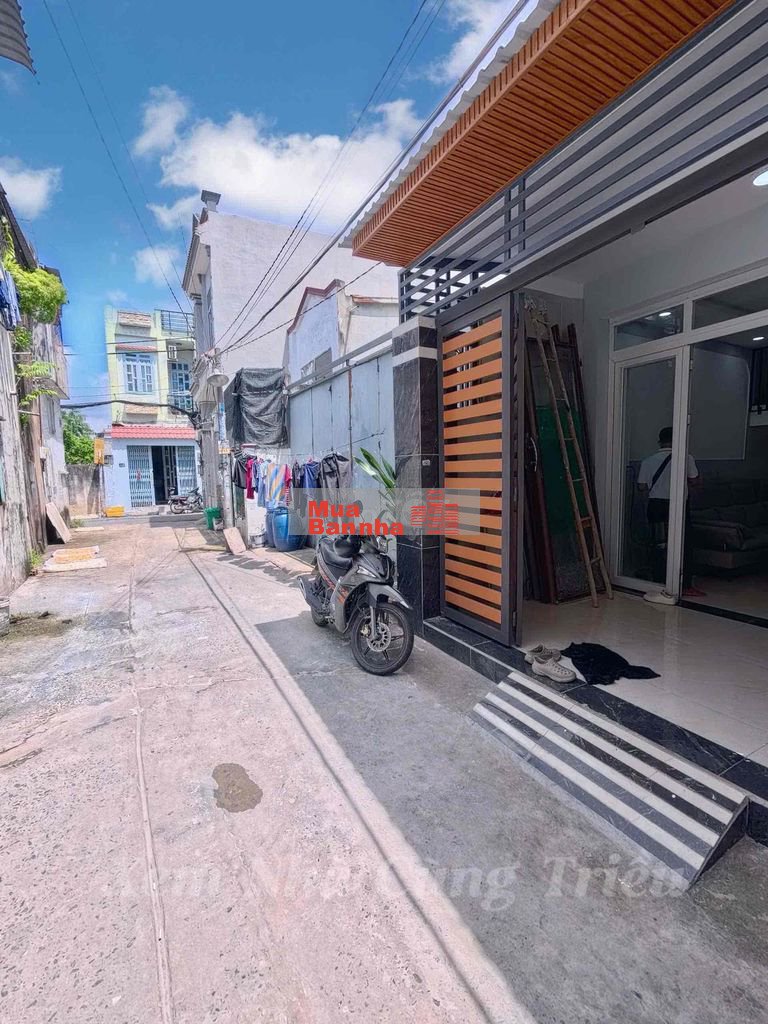NGAY LÊ VĂN QUỚI - Ngang 5.6 Dài 13m - 3PN 2WC, HẺM XE HƠI