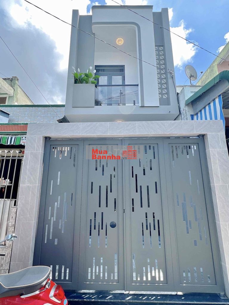 Nhà lầu rộng 3p ngủ Full nội thất - Nằm kế siêu thị Vincom Hùng Vương