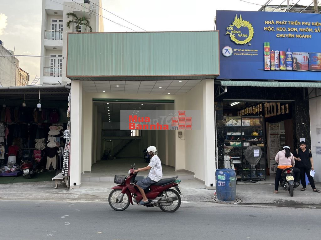 HOT-Nhà đẹp DT 5m*32m, có lửng, mặt tiền Phan Văn Hớn, gần chợ Đại Hải