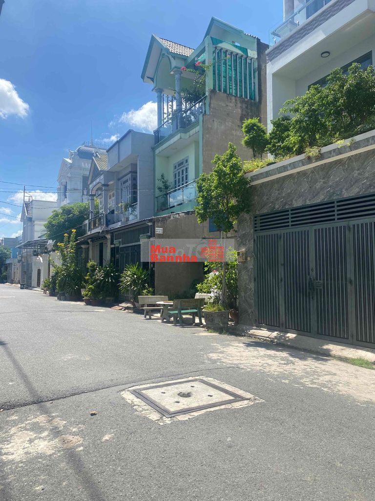 Nguyễn Thị Tú - Bình Tân: nhà 3 tầng, DT 4.7x12, giá 4. xtỷ
